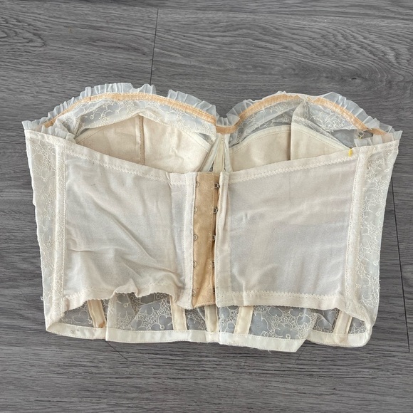 Vintage nude floral detailed corset - Picture 4 of 6